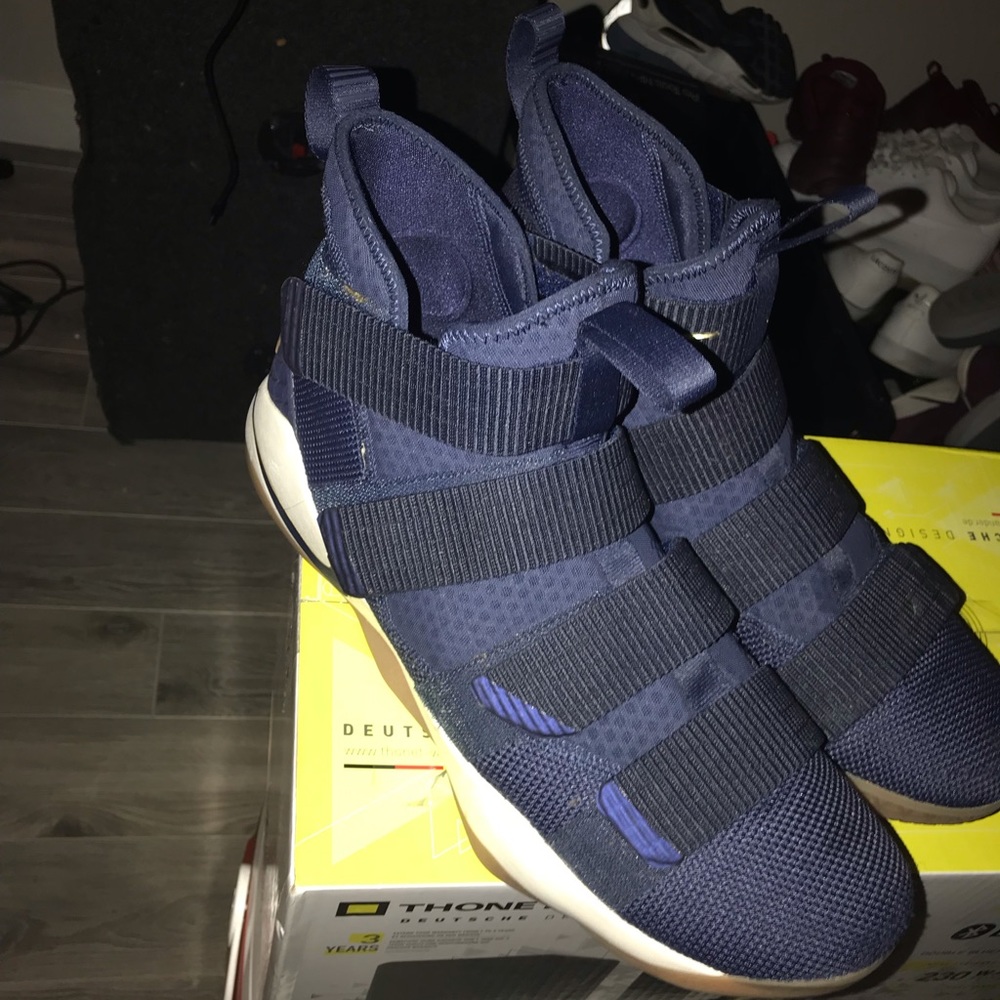 Size 15 LeBron